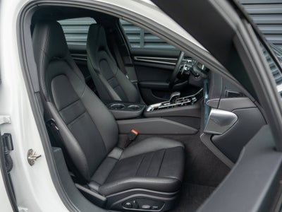 2023 Porsche Panamera 4 Platinum Edition