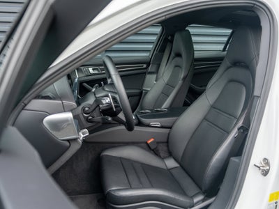 2023 Porsche Panamera 4 Platinum Edition
