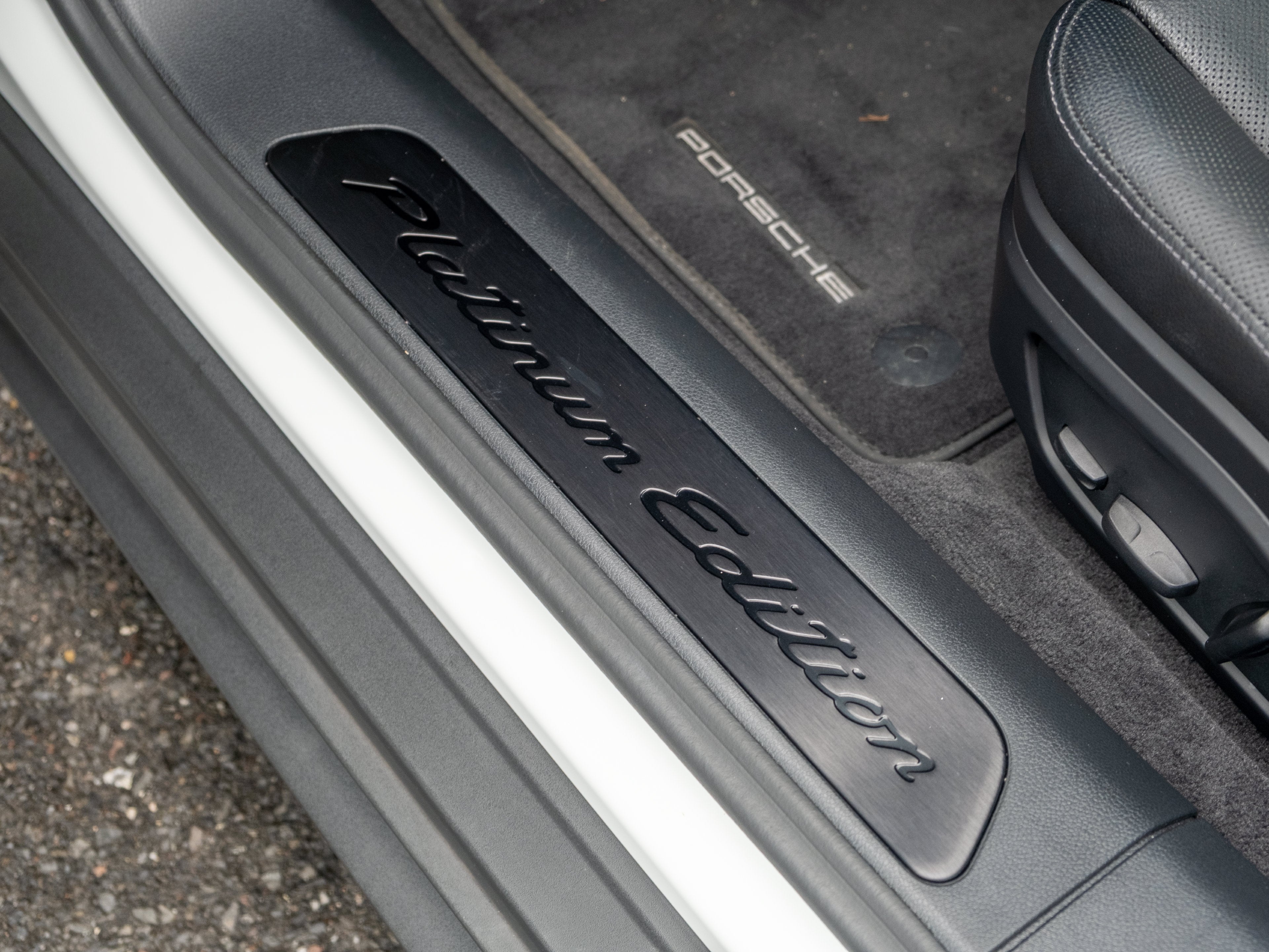 2023 Porsche Panamera 4 Platinum Edition