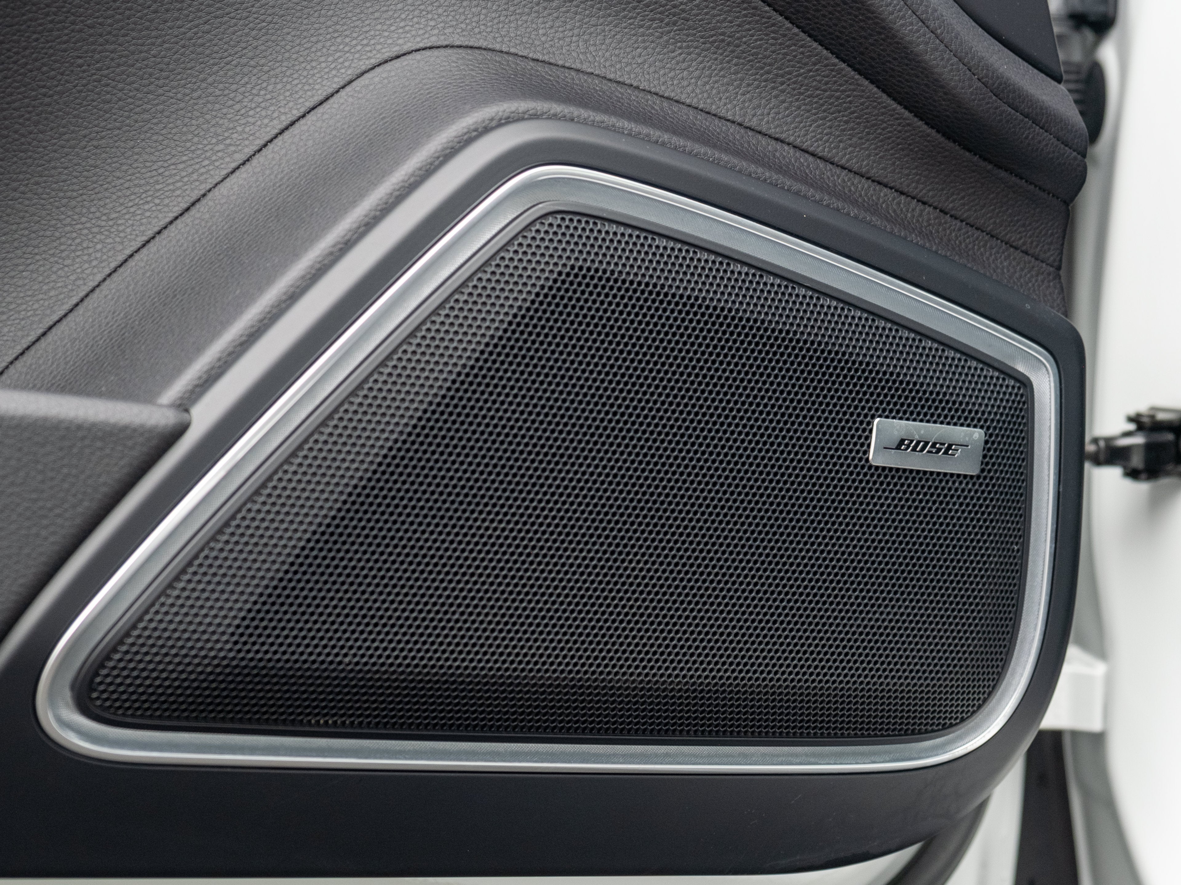 2023 Porsche Panamera 4 Platinum Edition