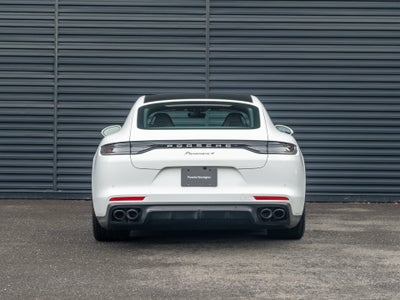 2023 Porsche Panamera 4 Platinum Edition