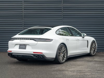 2023 Porsche Panamera 4 Platinum Edition
