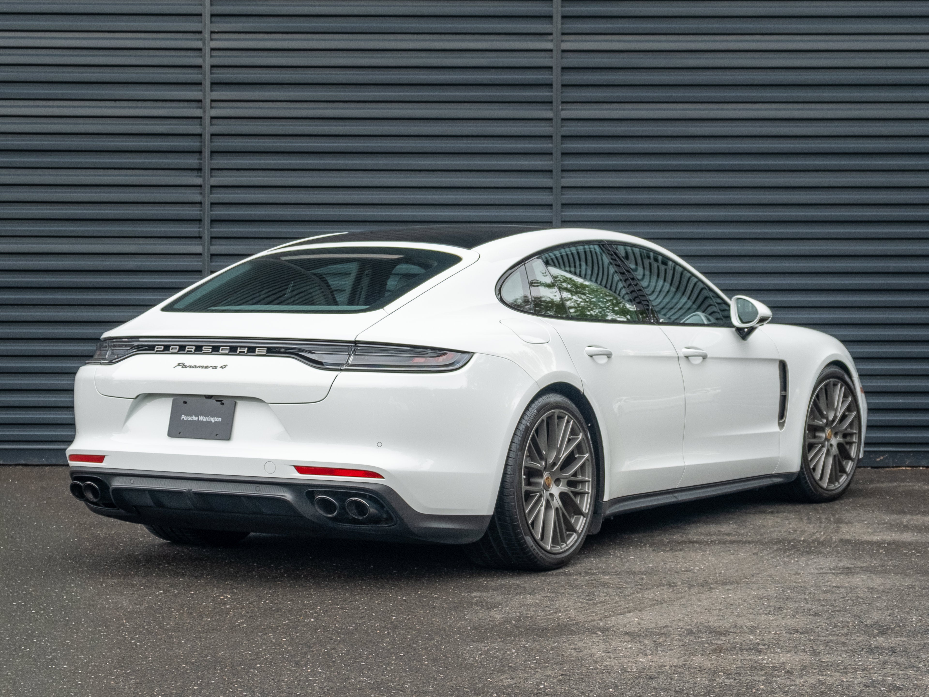 2023 Porsche Panamera 4 Platinum Edition