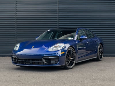 2022 Porsche Panamera 4 Platinum Edition