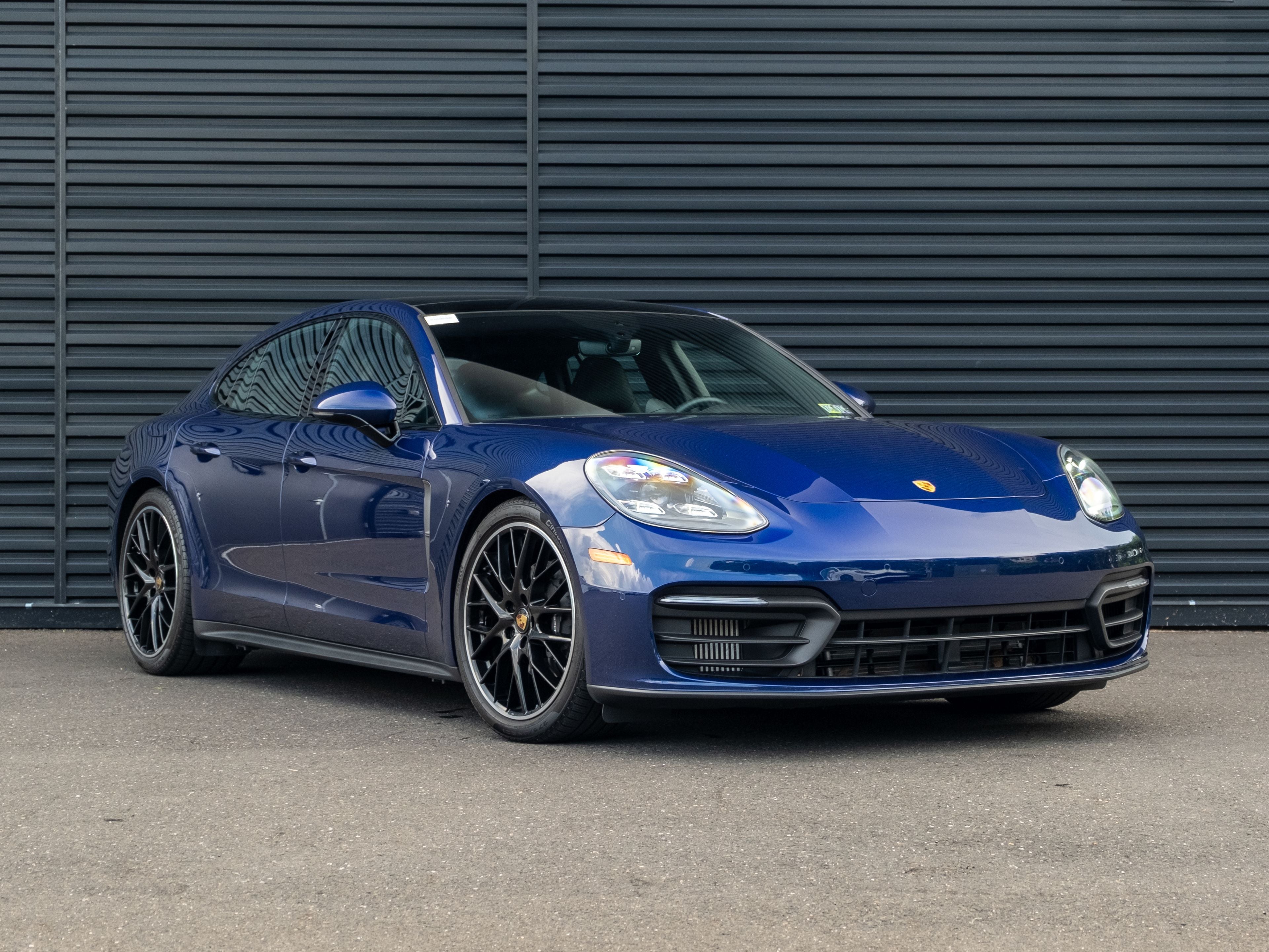 2022 Porsche Panamera 4 Platinum Edition