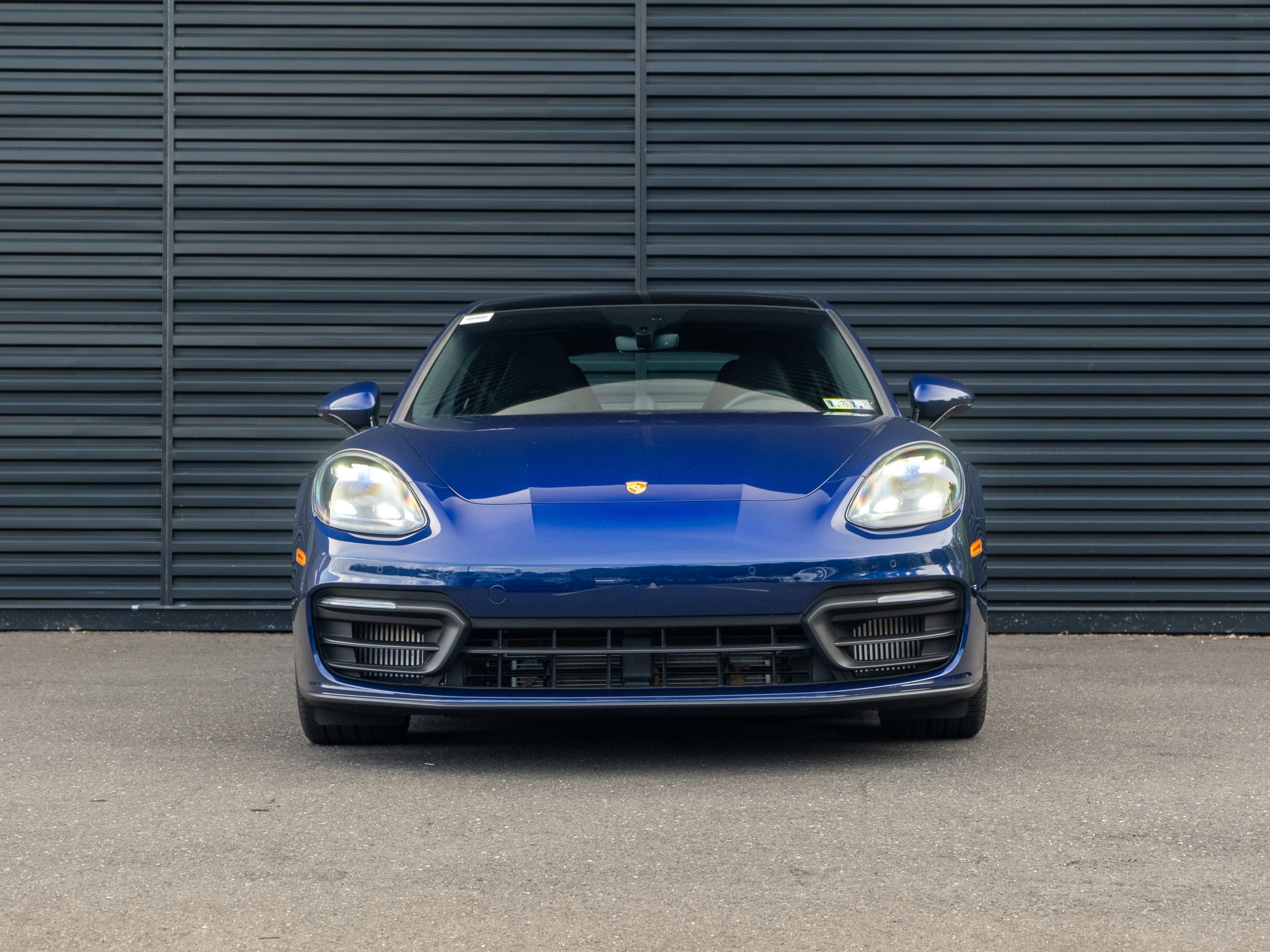 2022 Porsche Panamera 4 Platinum Edition