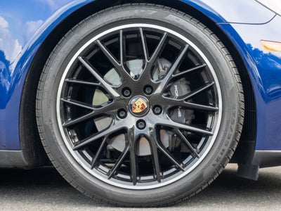 2022 Porsche Panamera 4 Platinum Edition