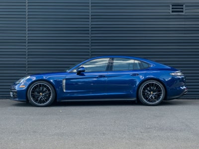 2022 Porsche Panamera 4 Platinum Edition