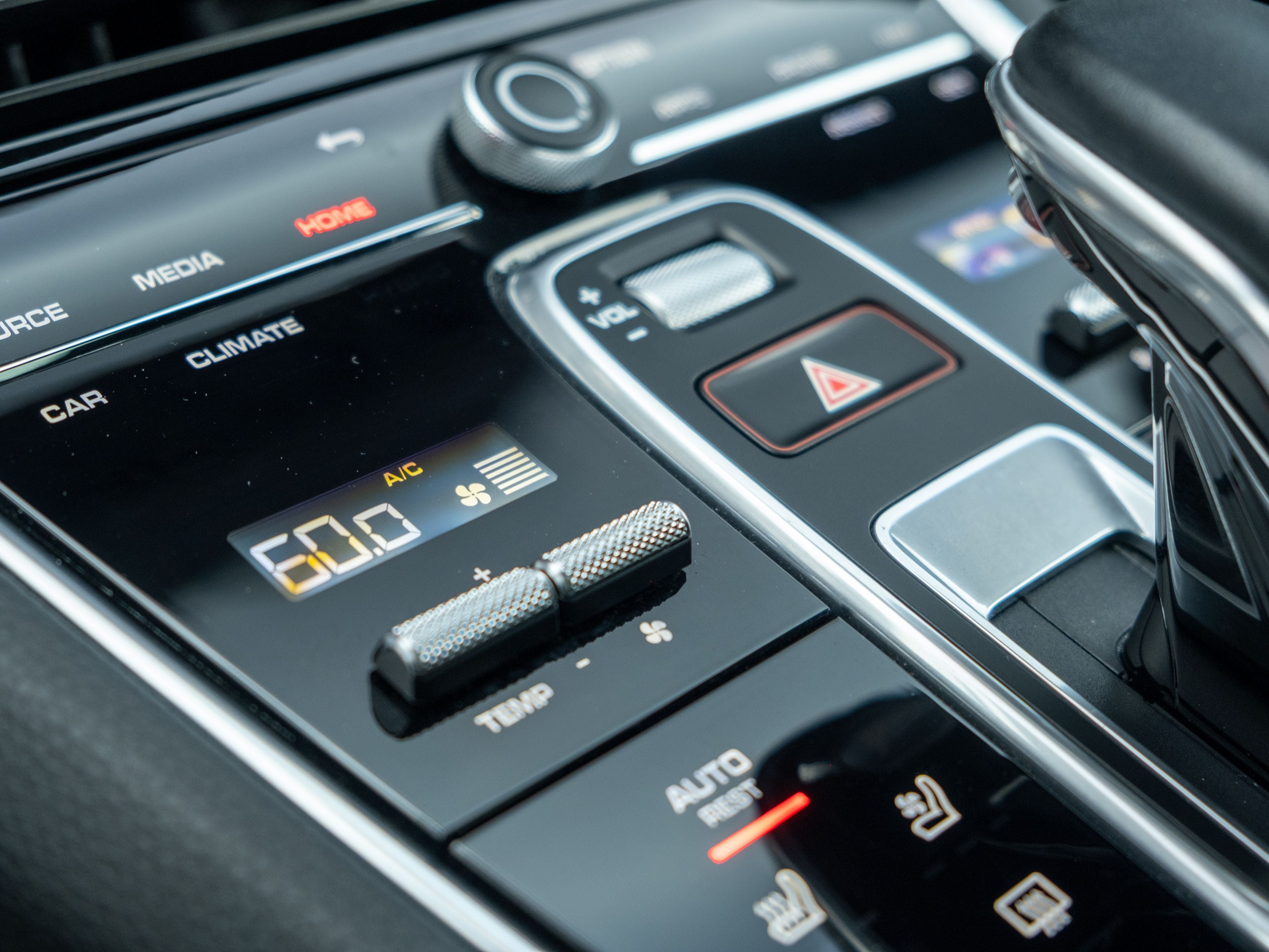 2022 Porsche Panamera 4 Platinum Edition