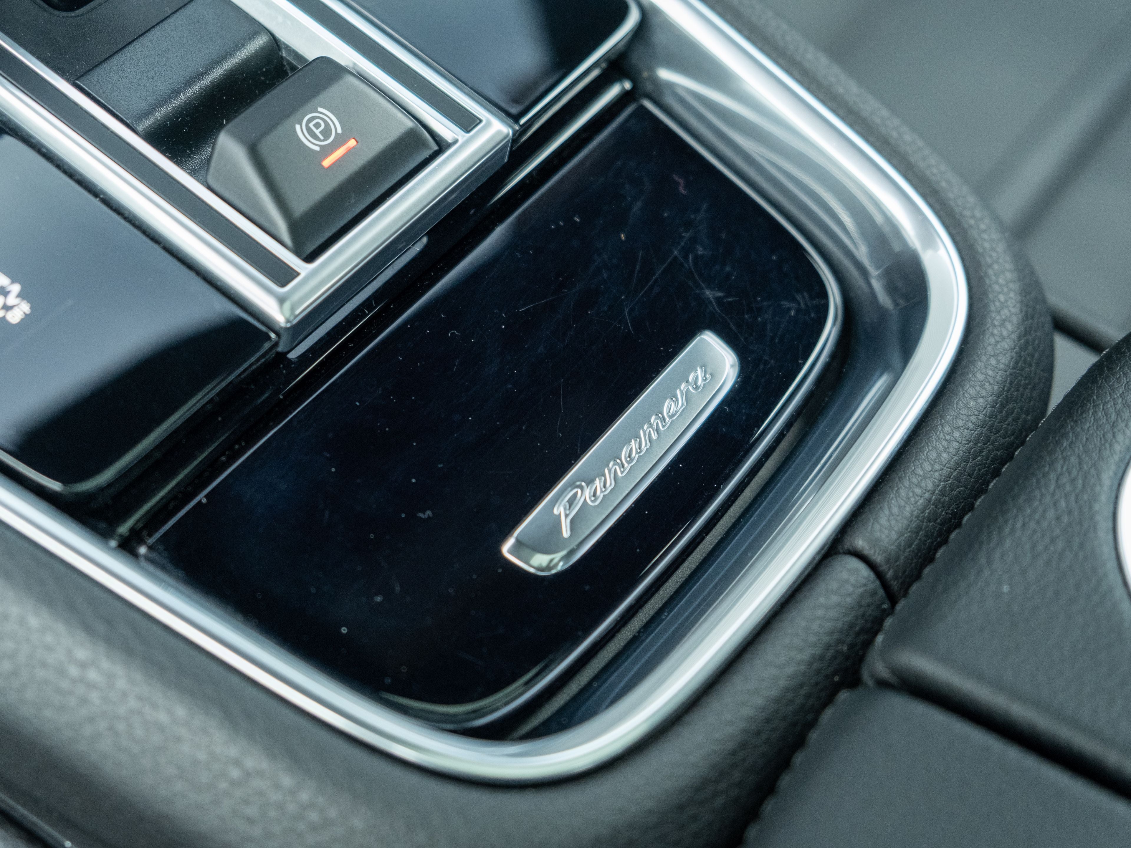 2022 Porsche Panamera 4 Platinum Edition