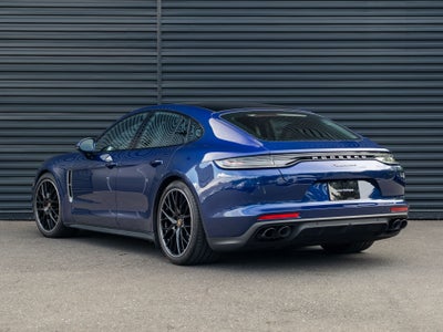 2022 Porsche Panamera 4 Platinum Edition
