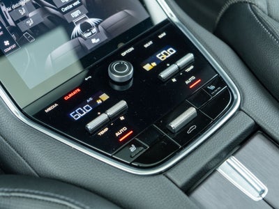 2022 Porsche Panamera 4 Platinum Edition