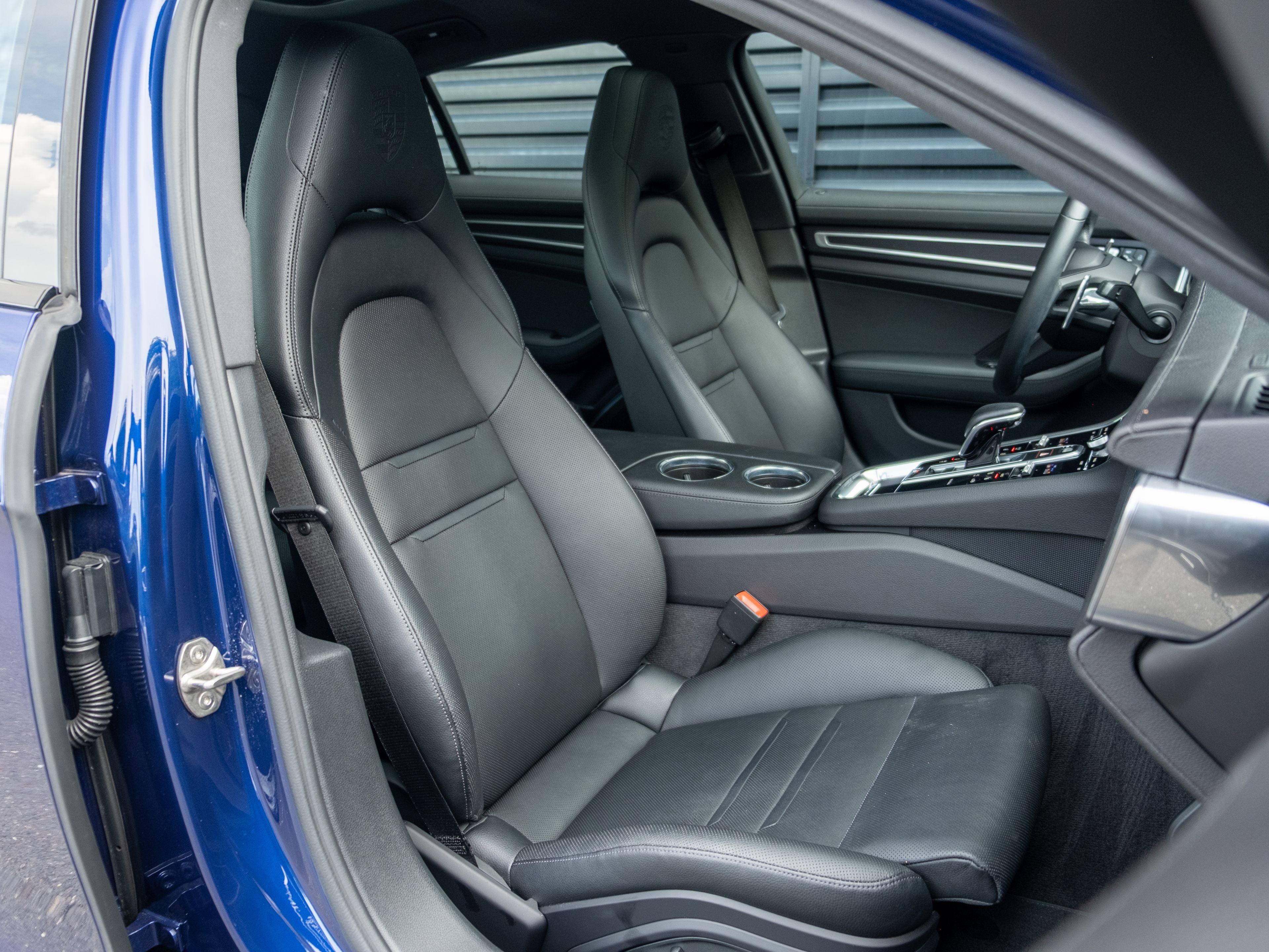 2022 Porsche Panamera 4 Platinum Edition