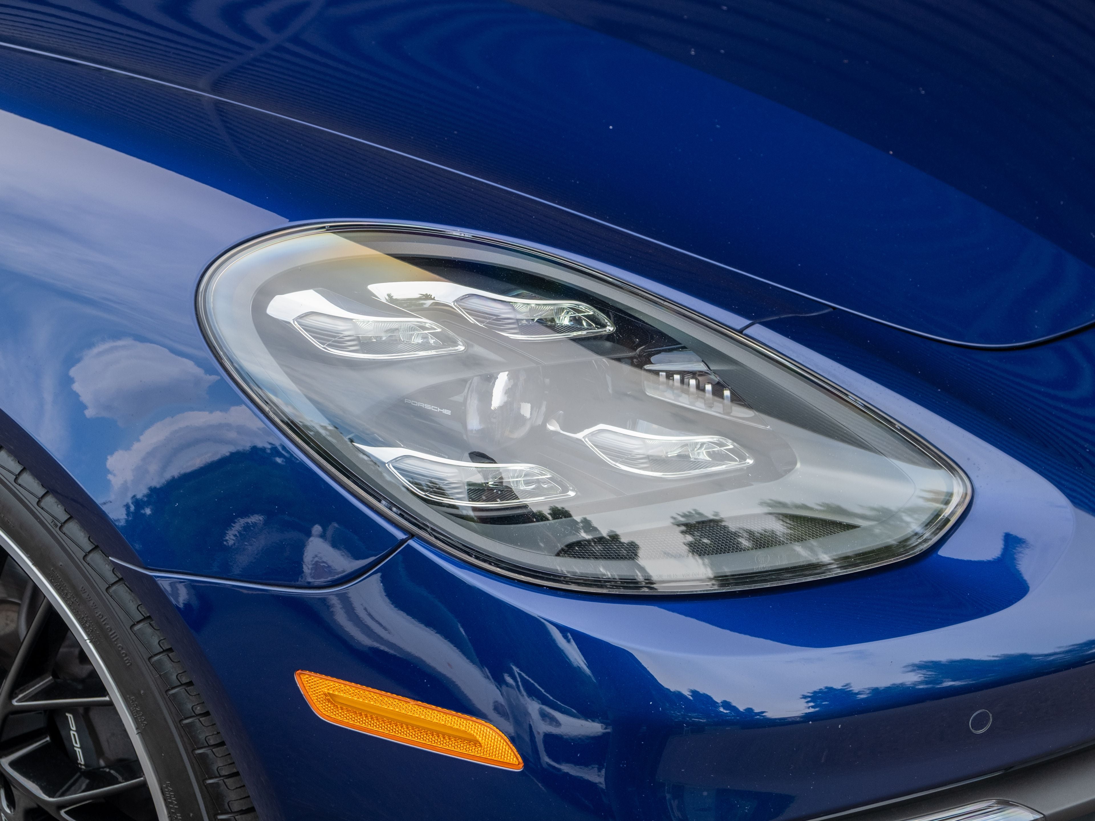 2022 Porsche Panamera 4 Platinum Edition