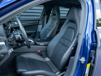 2022 Porsche Panamera 4 Platinum Edition