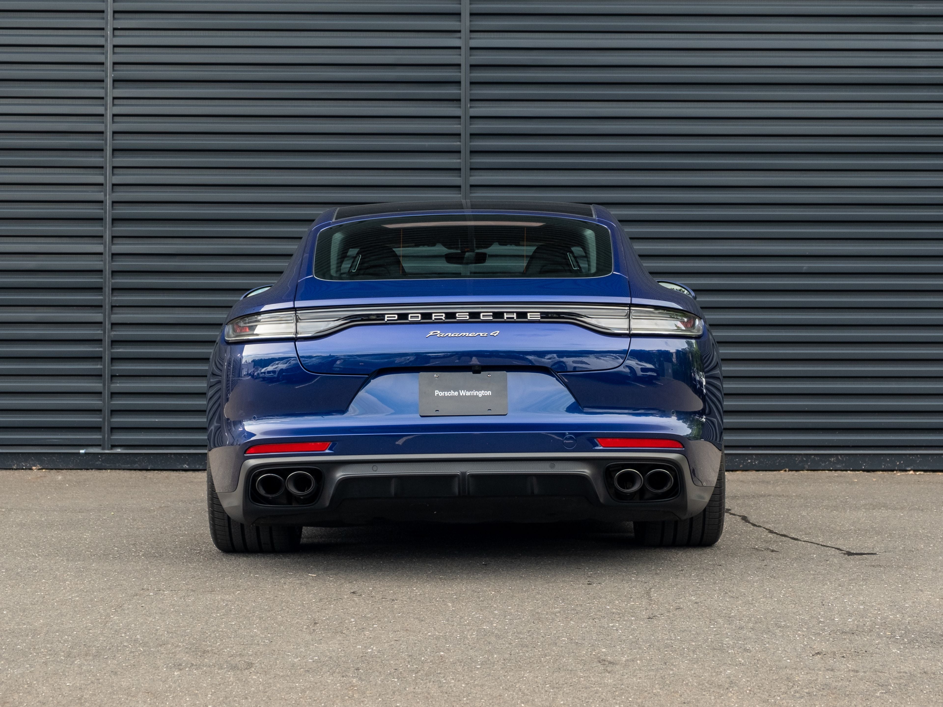 2022 Porsche Panamera 4 Platinum Edition