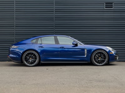 2022 Porsche Panamera 4 Platinum Edition