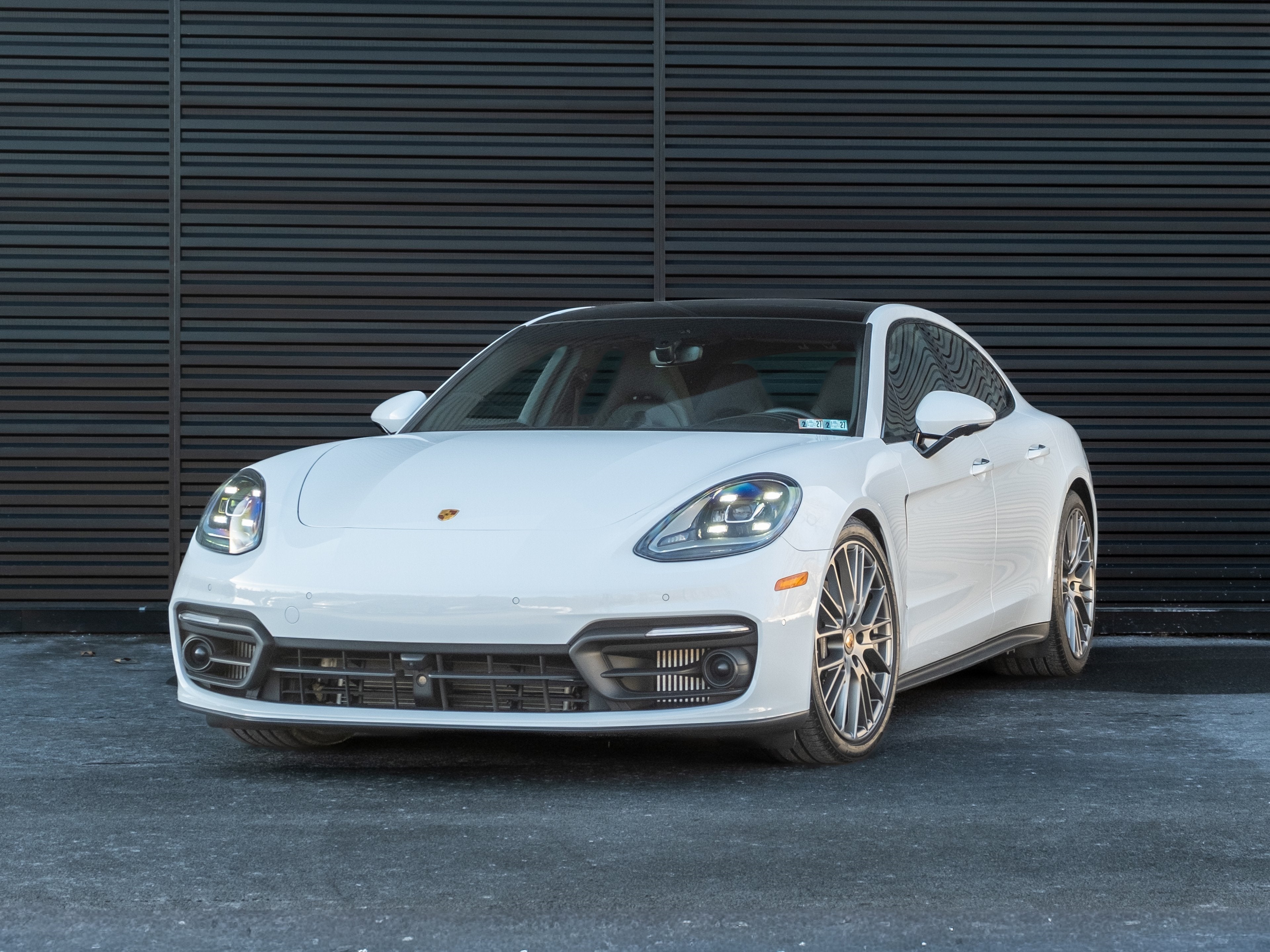 2023 Porsche Panamera 4 Platinum Edition