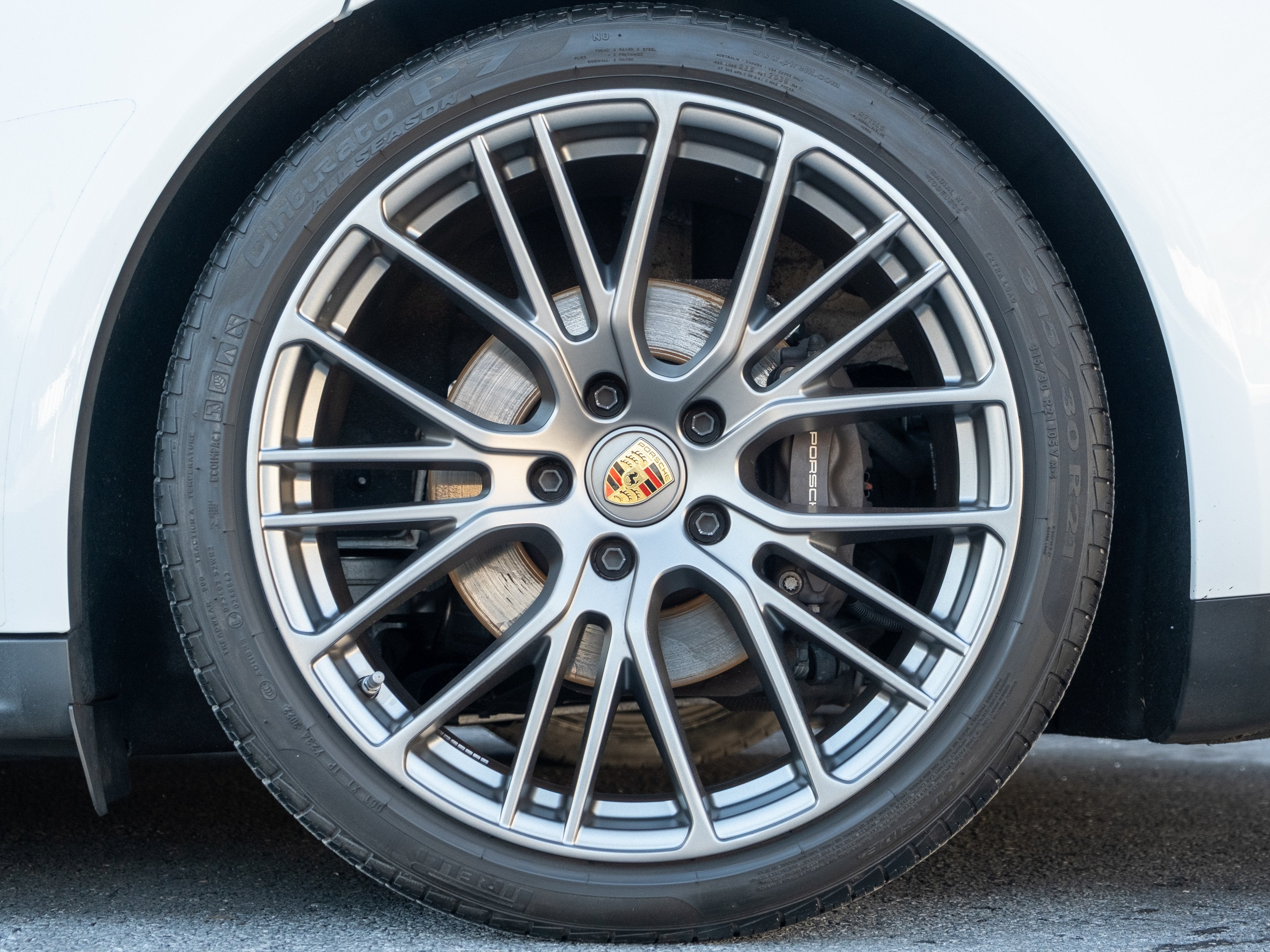 2023 Porsche Panamera 4 Platinum Edition