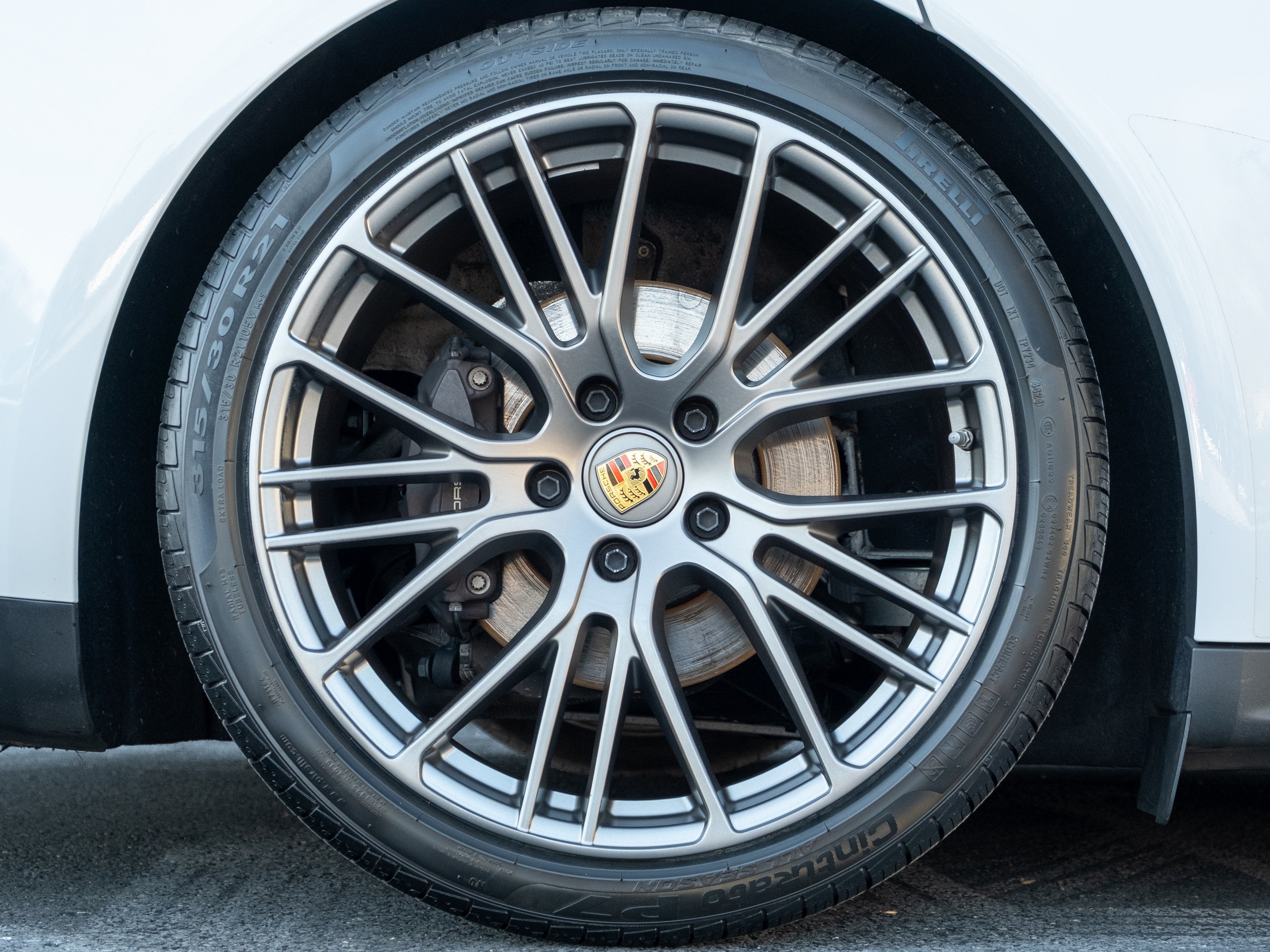 2023 Porsche Panamera 4 Platinum Edition