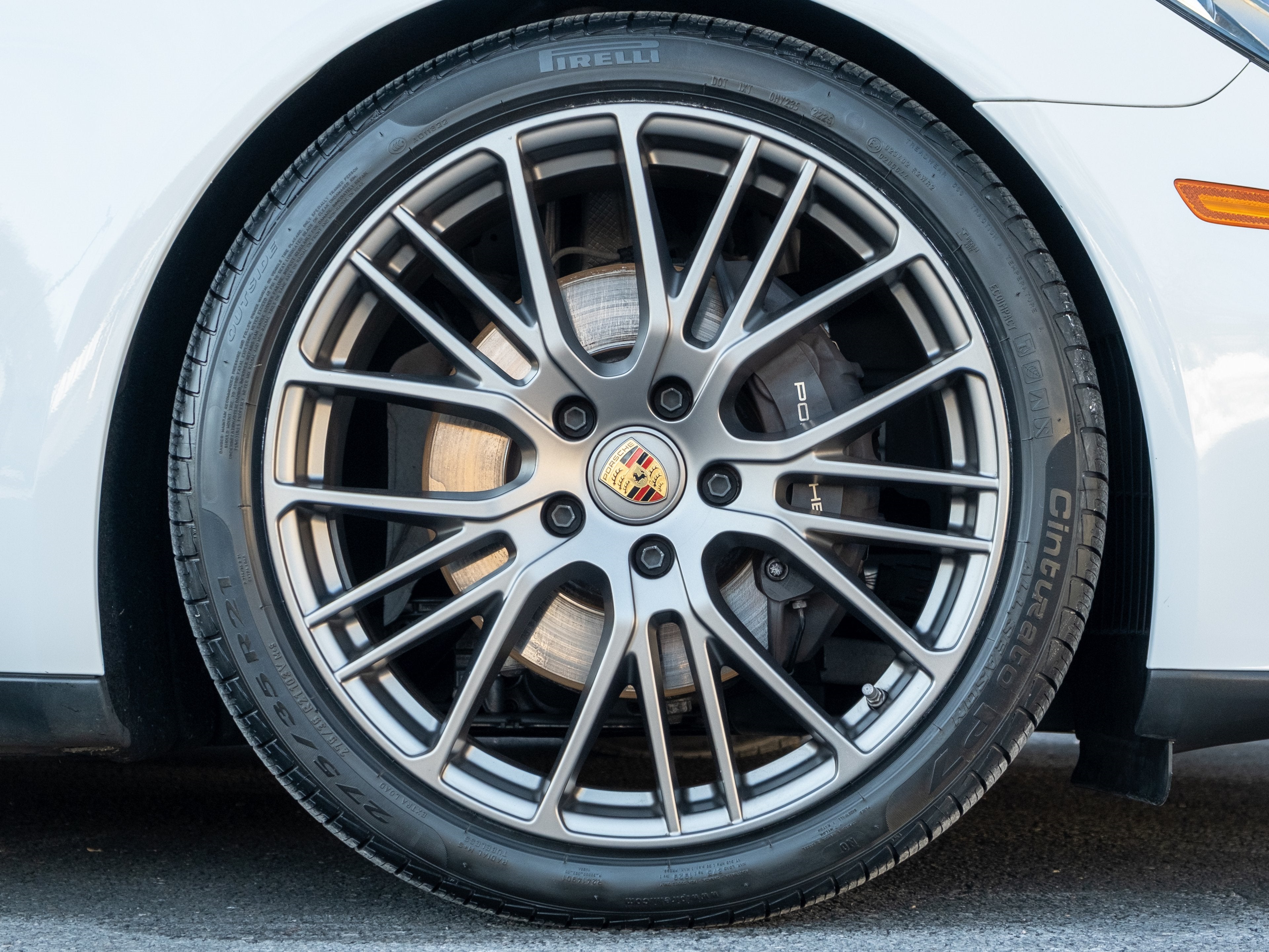 2023 Porsche Panamera 4 Platinum Edition