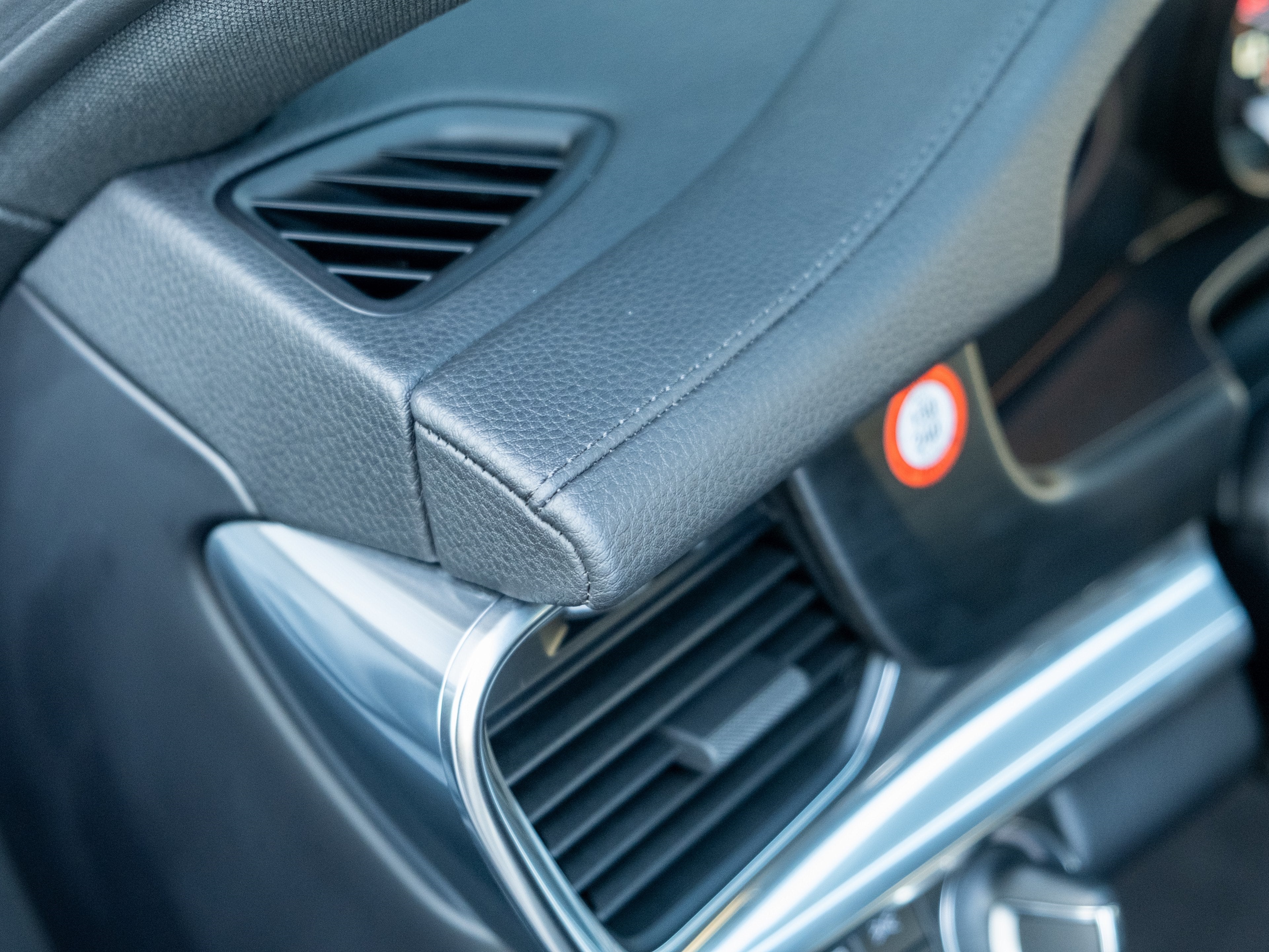 2023 Porsche Panamera 4 Platinum Edition