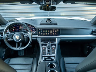 2023 Porsche Panamera 4 Platinum Edition