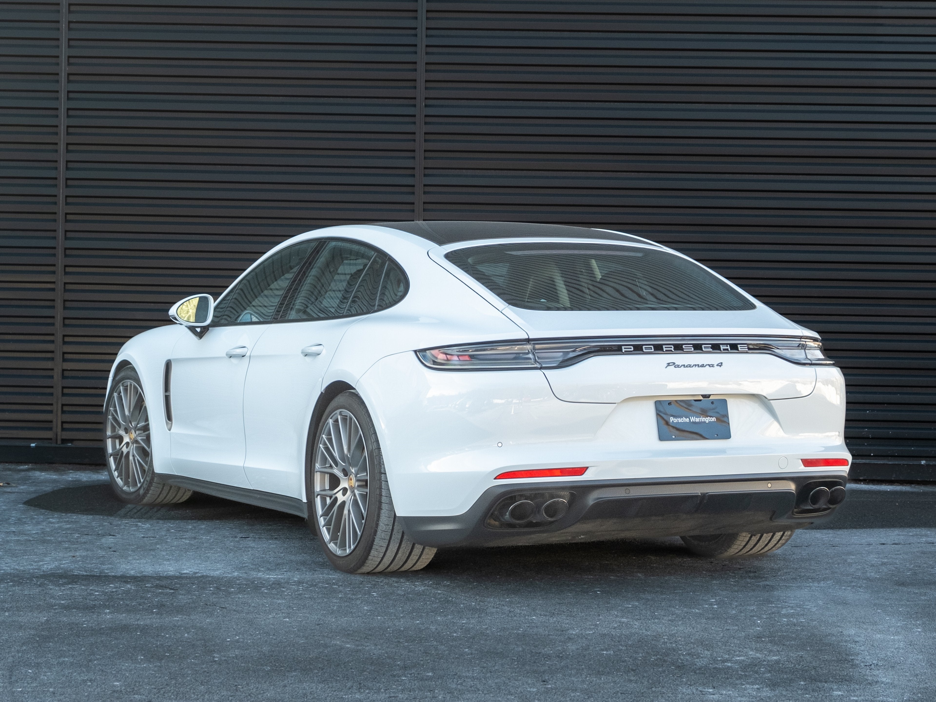2023 Porsche Panamera 4 Platinum Edition