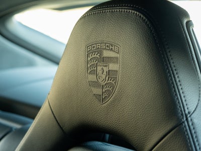 2023 Porsche Panamera 4 Platinum Edition