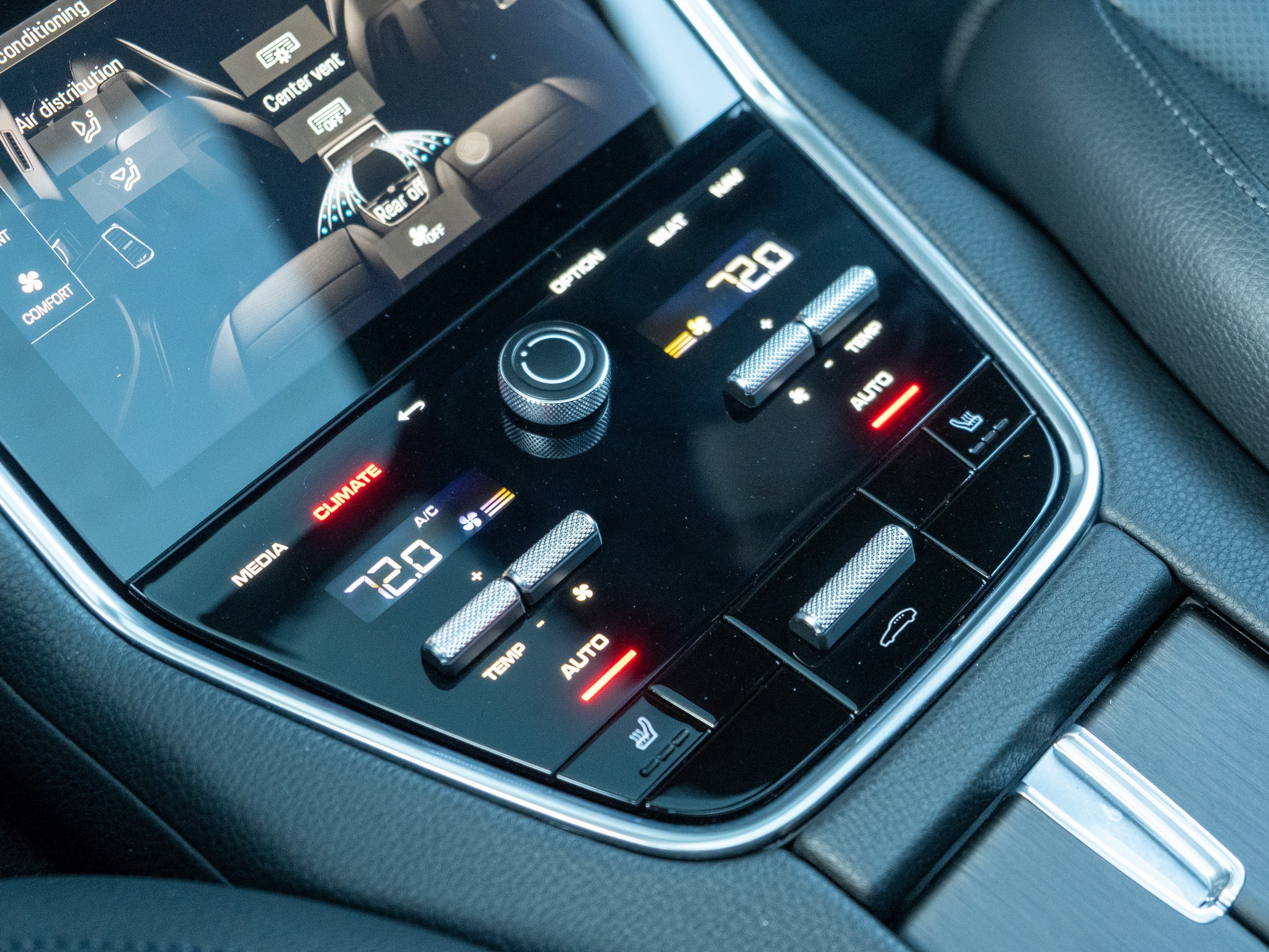 2023 Porsche Panamera 4 Platinum Edition