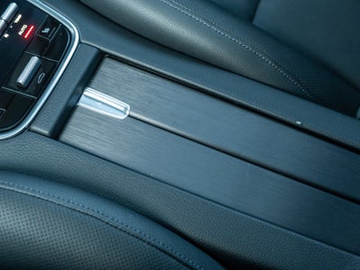 2023 Porsche Panamera 4 Platinum Edition