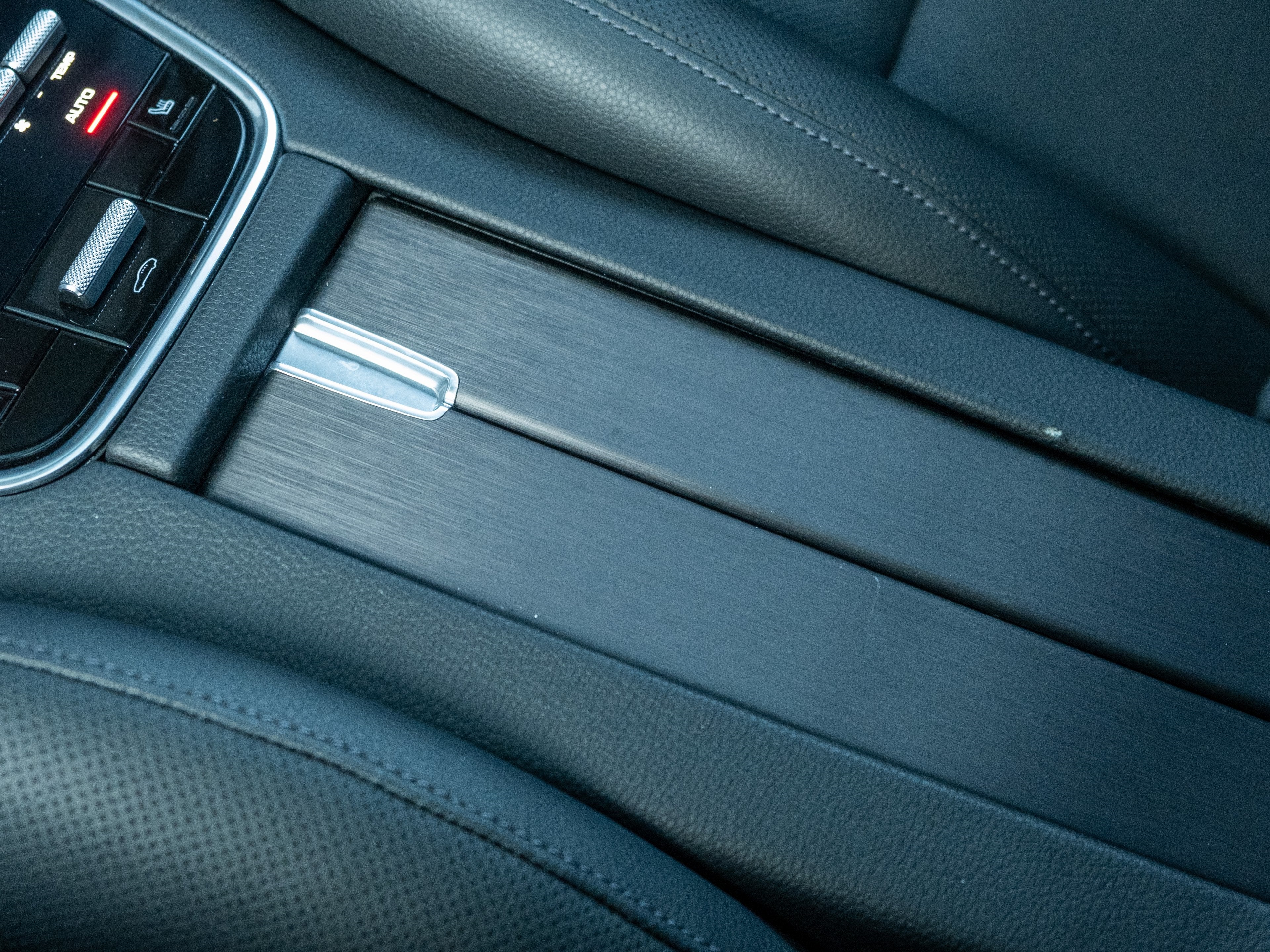 2023 Porsche Panamera 4 Platinum Edition