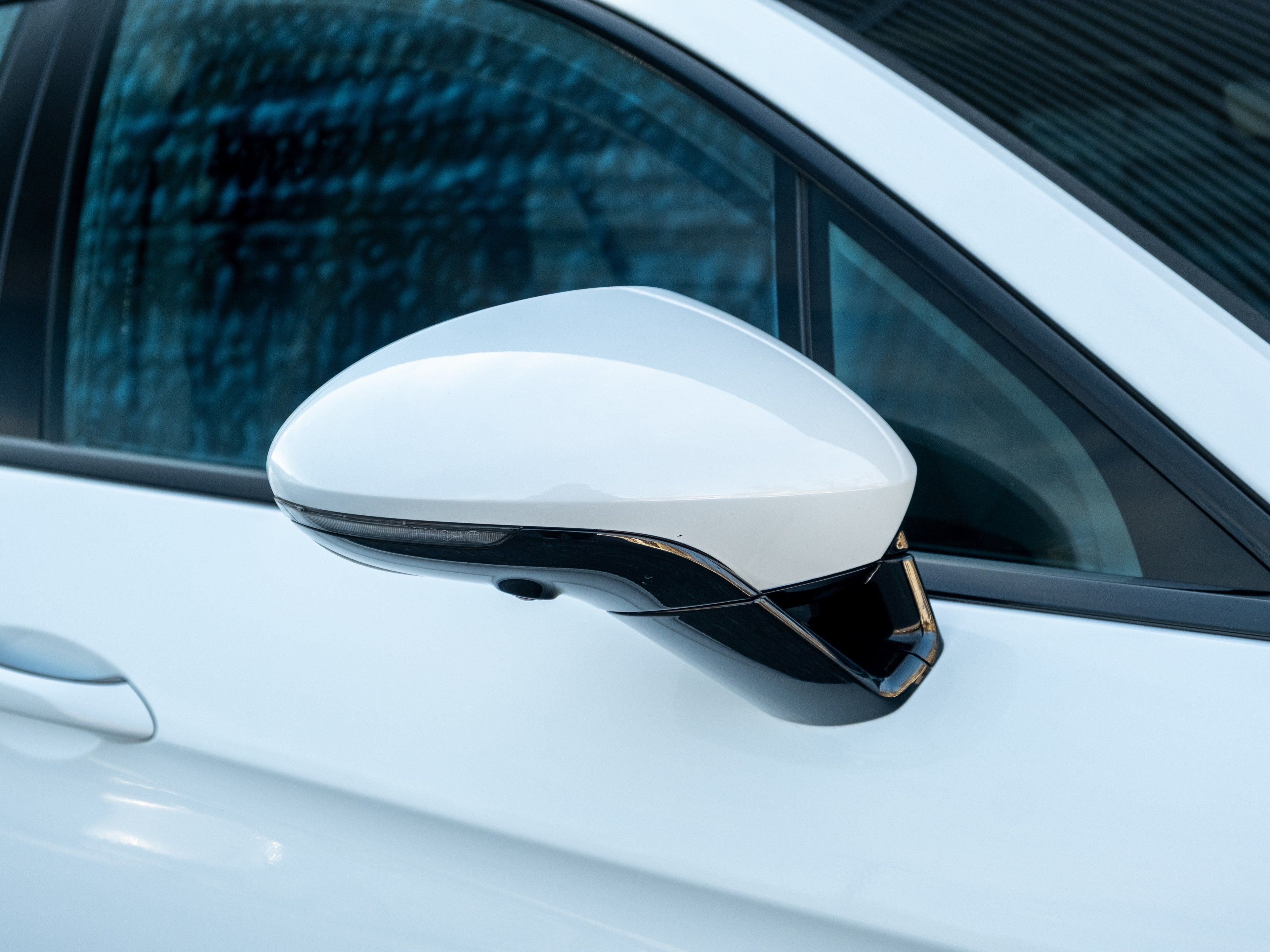 2023 Porsche Panamera 4 Platinum Edition