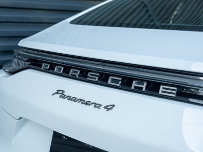 2023 Porsche Panamera 4 Platinum Edition