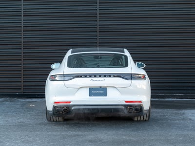 2023 Porsche Panamera 4 Platinum Edition