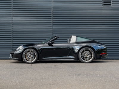 2022 Porsche 911 Targa 4 GTS