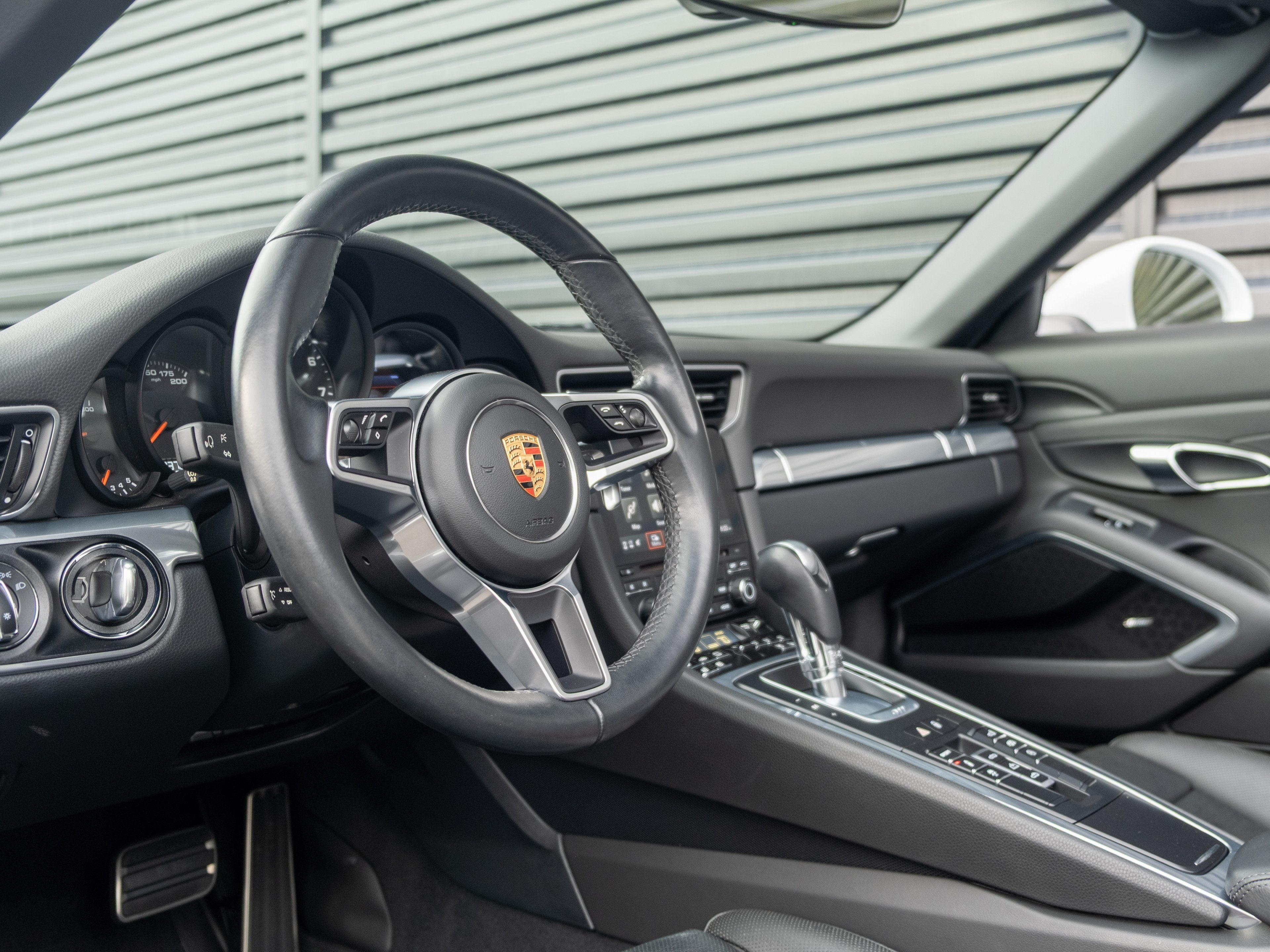 2017 Porsche 911 Carrera