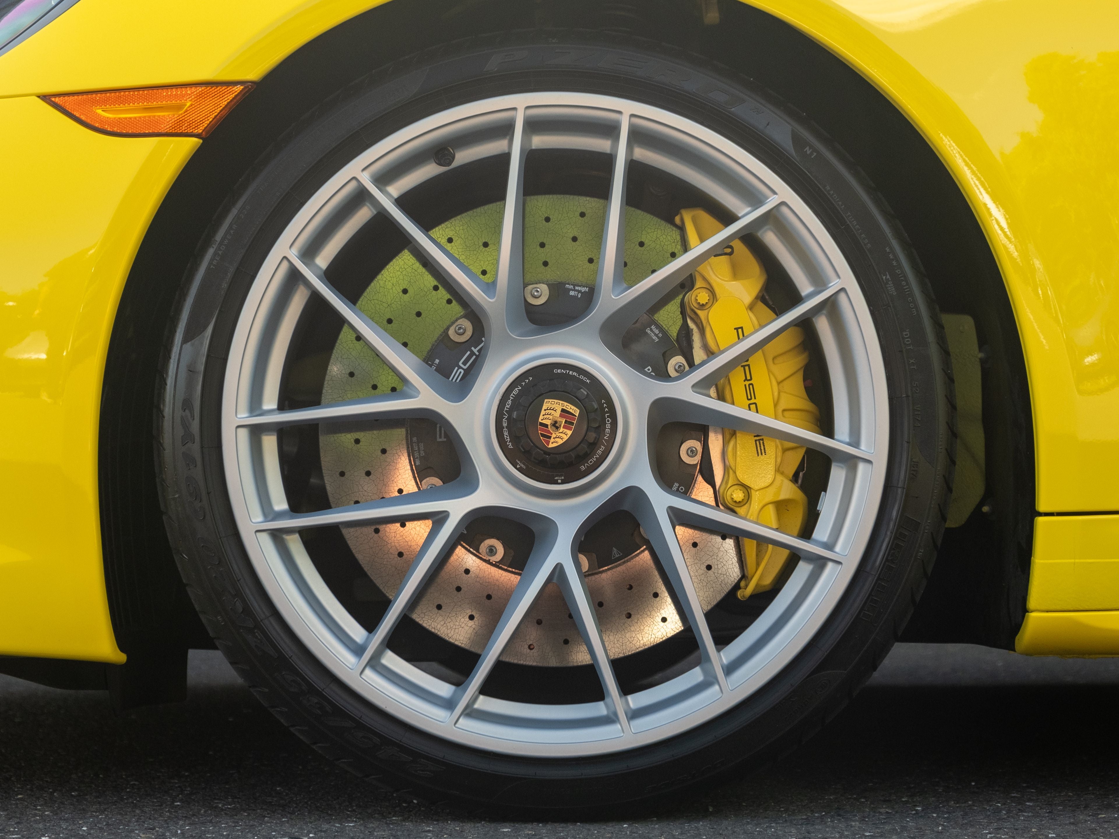2018 Porsche 911 Carrera 4 GTS