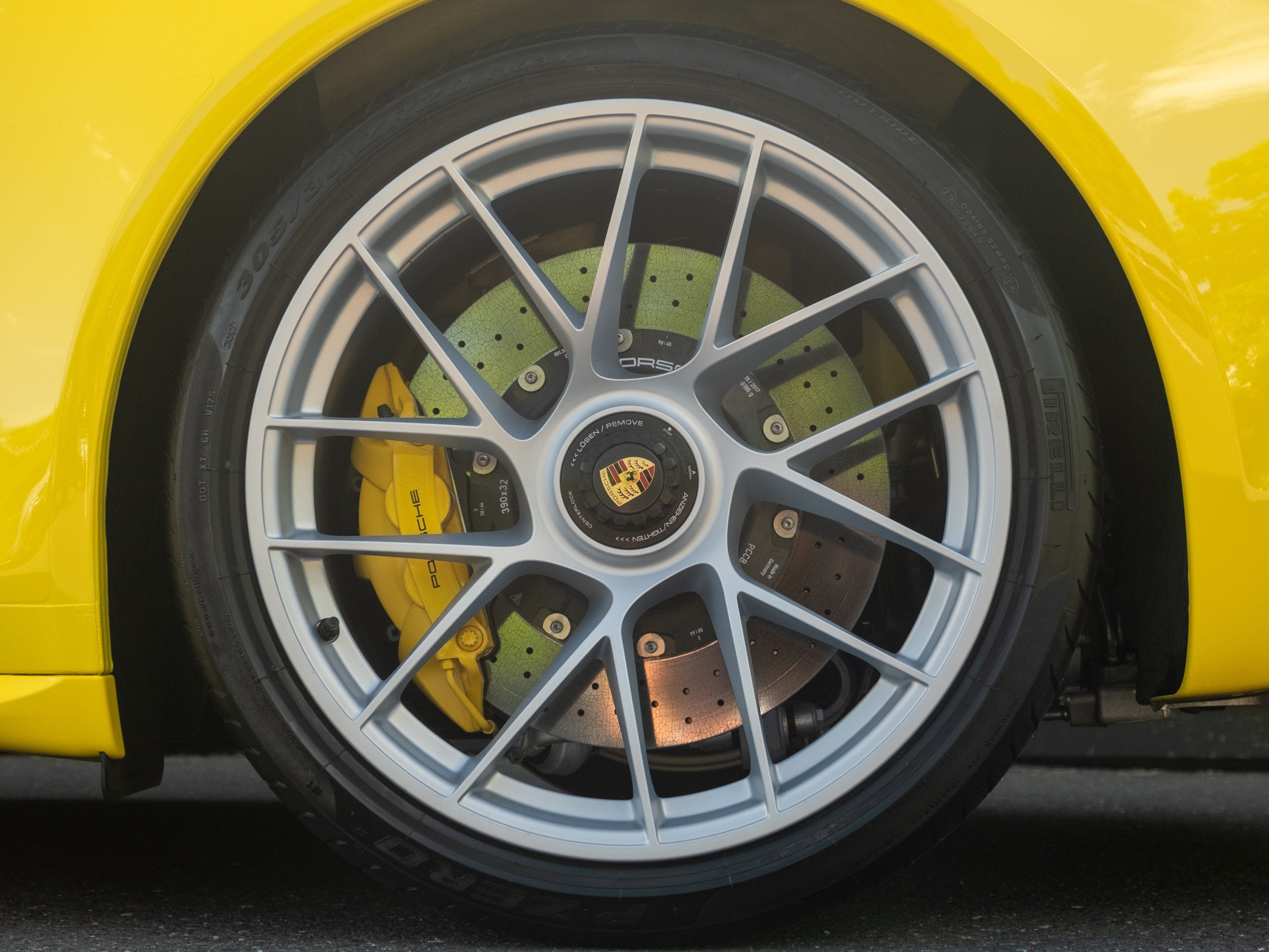 2018 Porsche 911 Carrera 4 GTS