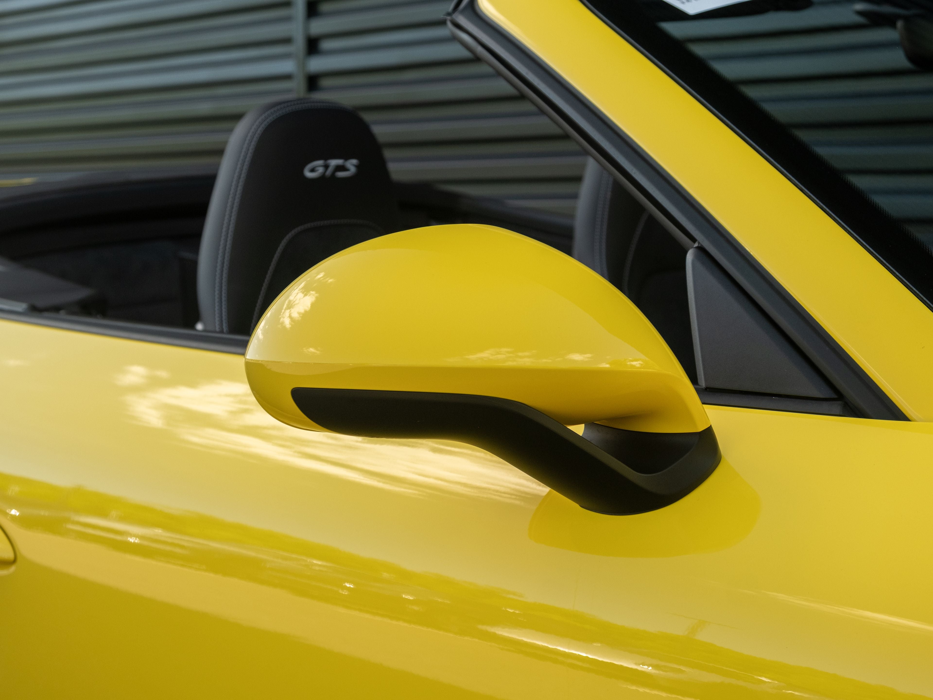 2018 Porsche 911 Carrera 4 GTS