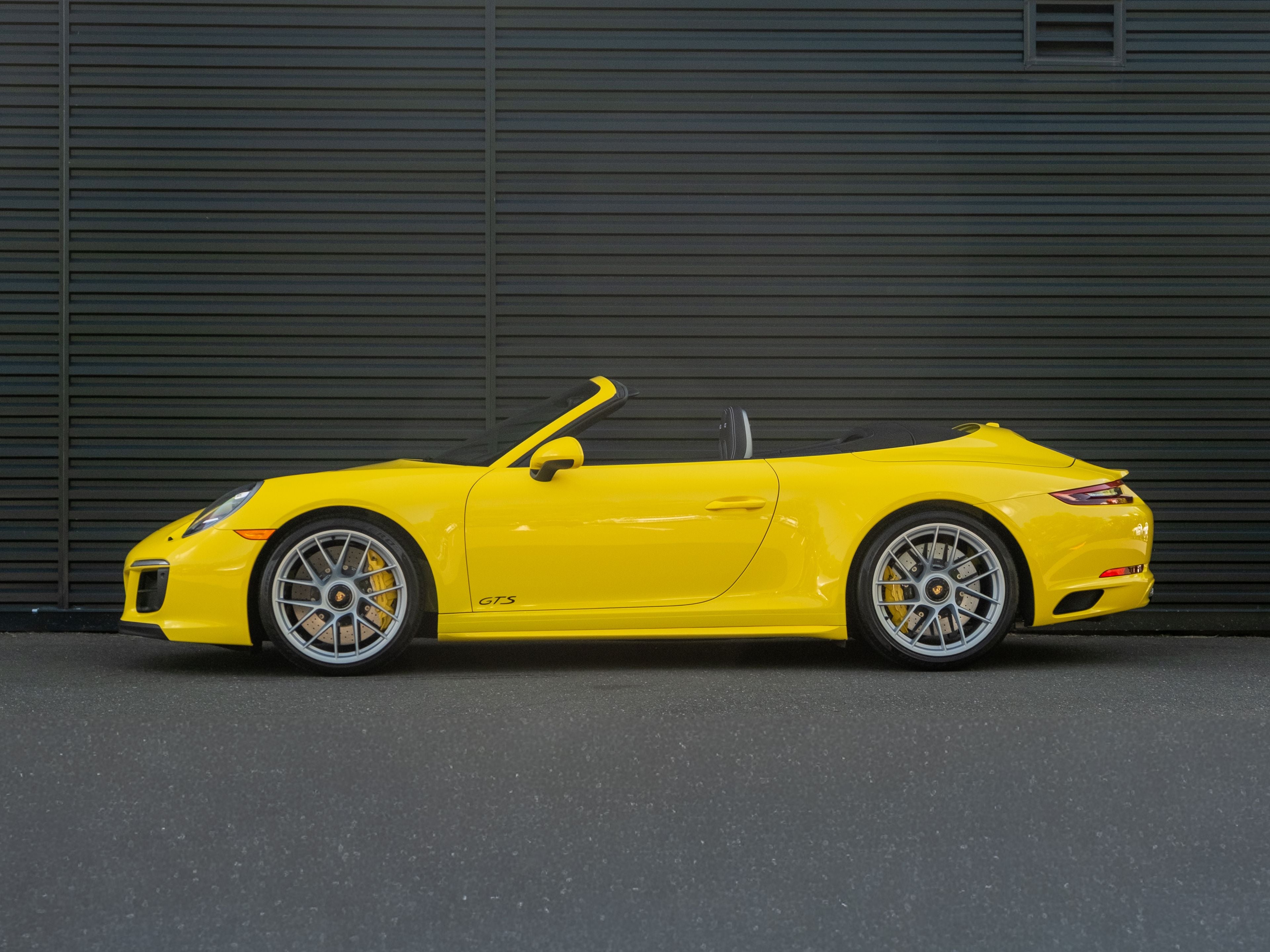 2018 Porsche 911 Carrera 4 GTS