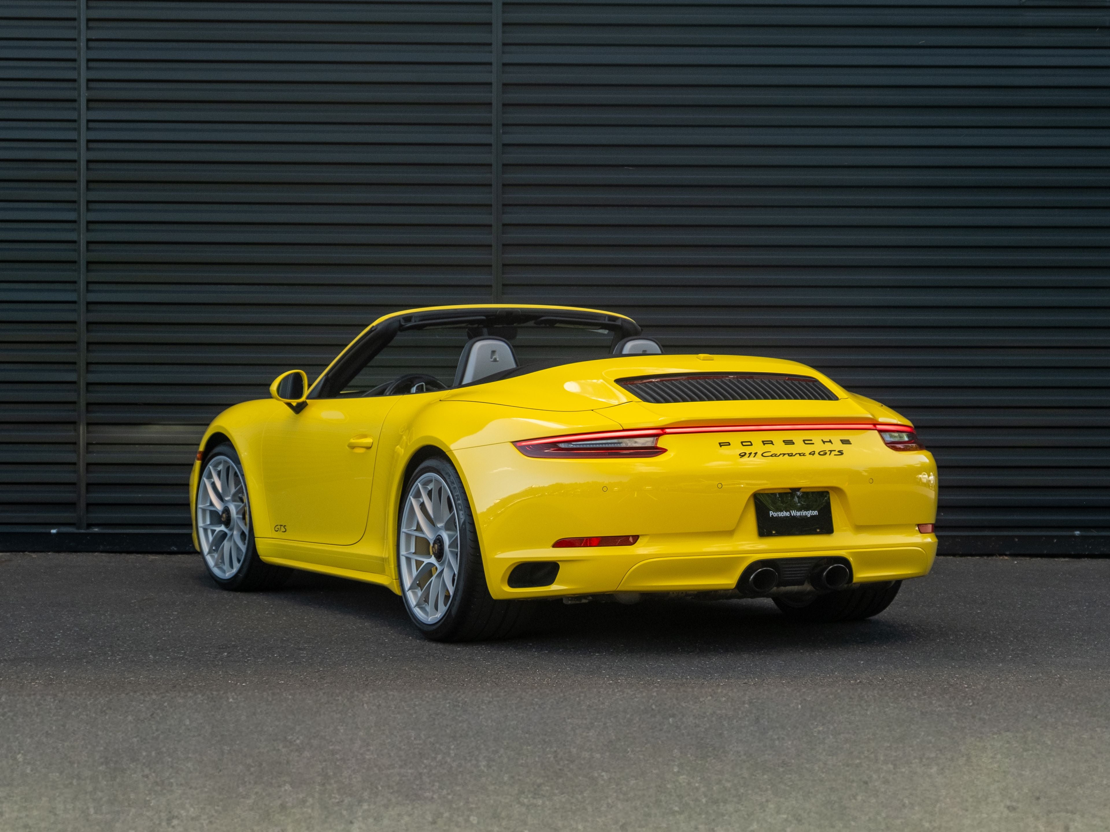 2018 Porsche 911 Carrera 4 GTS