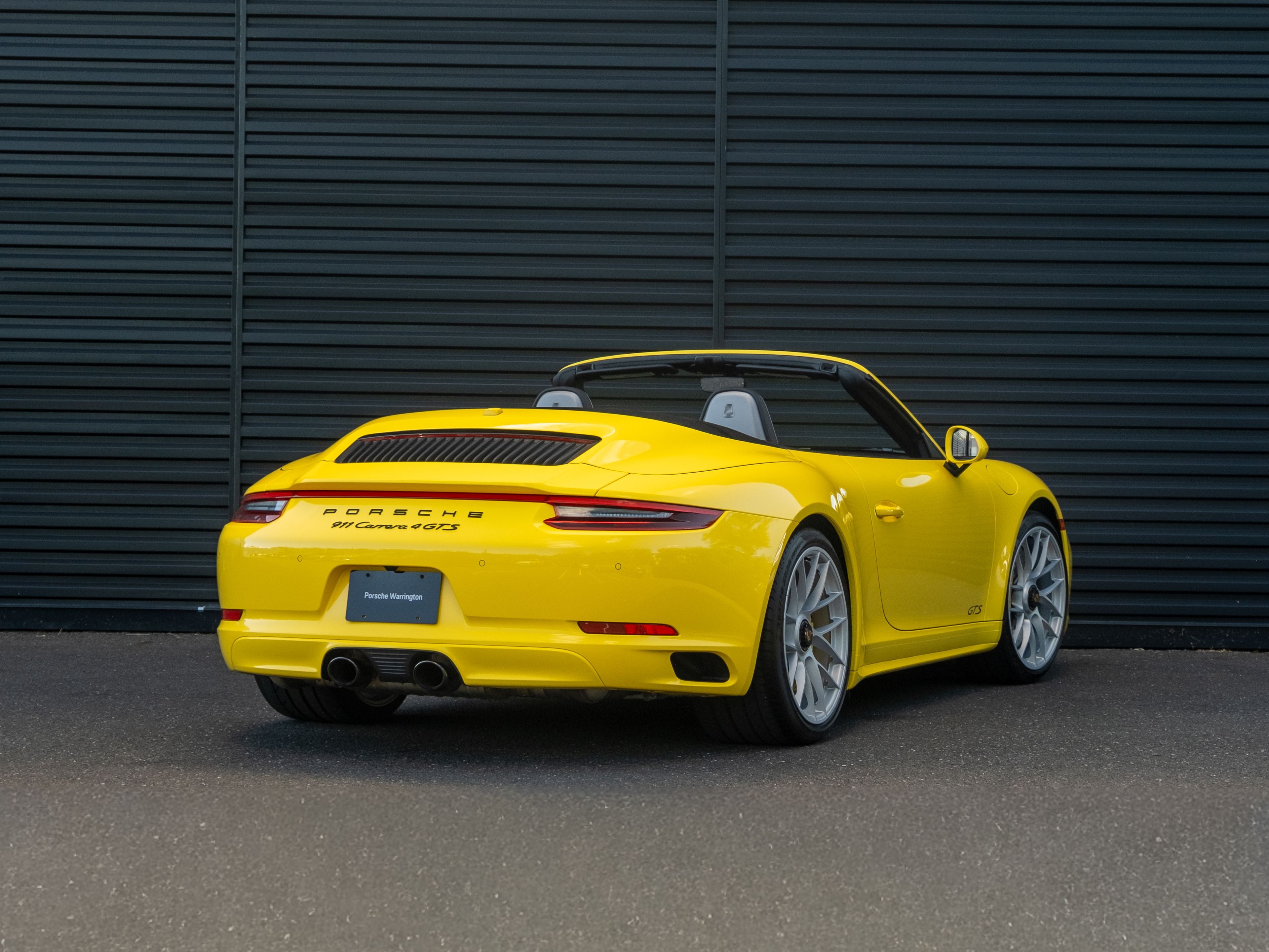 2018 Porsche 911 Carrera 4 GTS