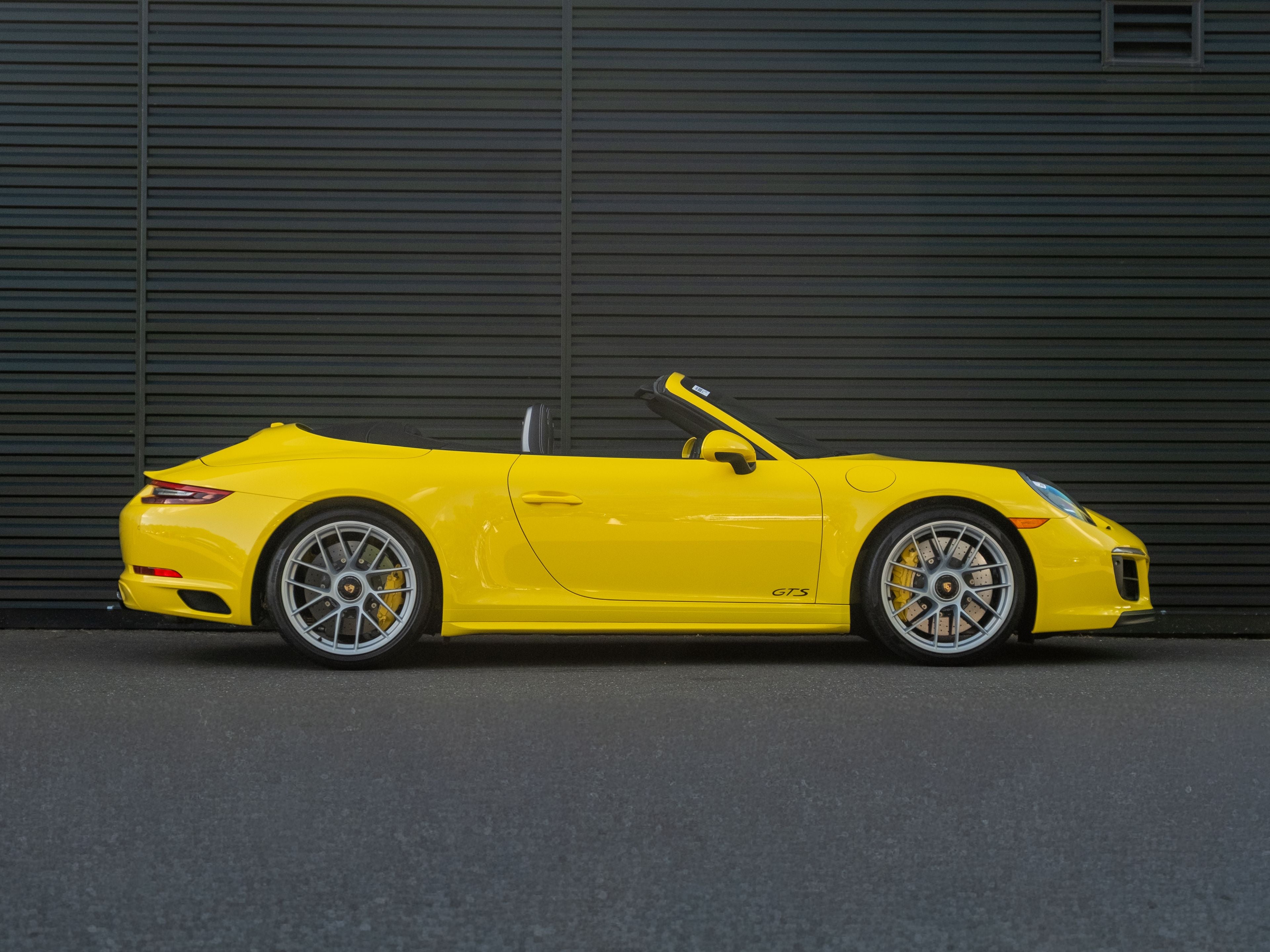 2018 Porsche 911 Carrera 4 GTS