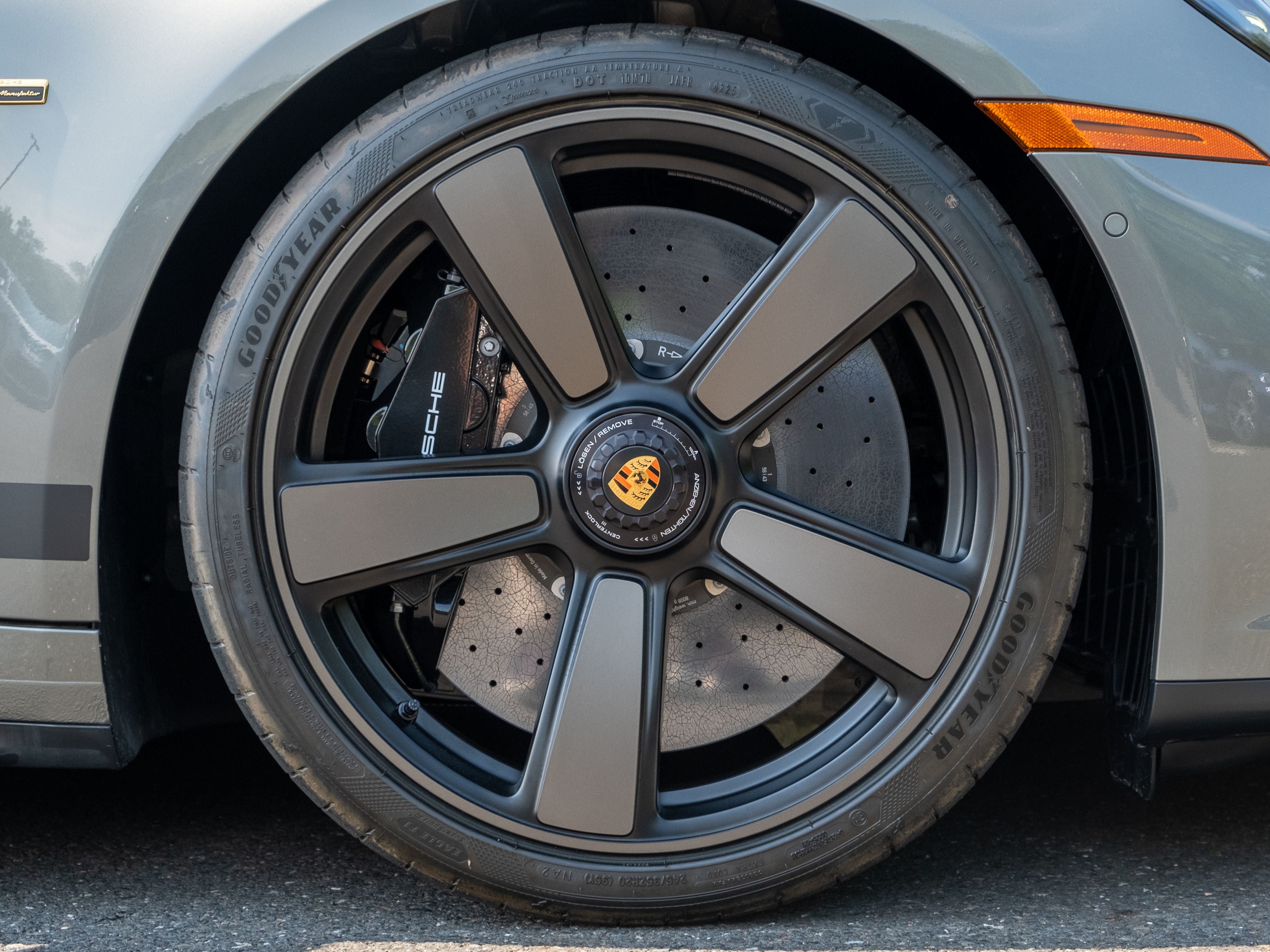 2026 Porsche 911 Carrera GTS Spirit 70