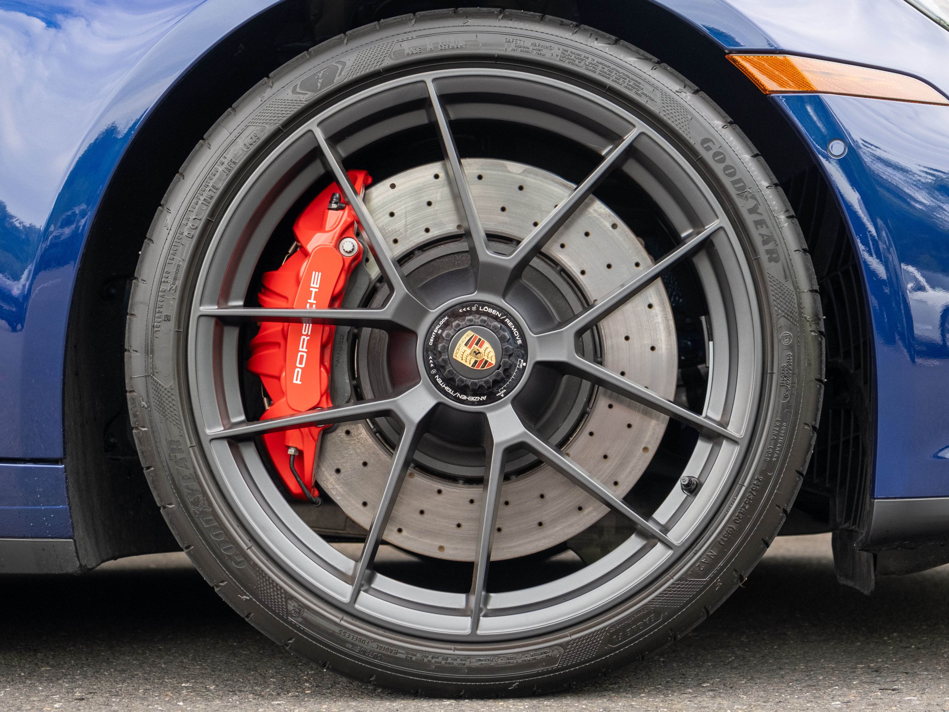 2025 Porsche 911 Carrera GTS