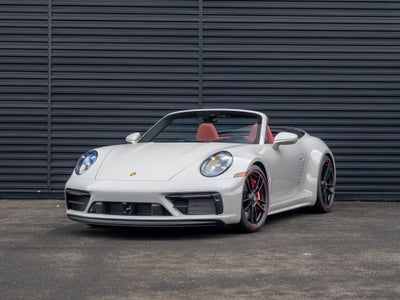 2022 Porsche 911 Carrera 4 GTS