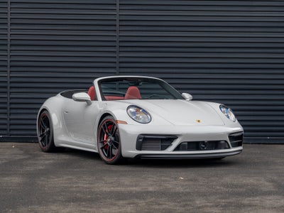 2022 Porsche 911 Carrera 4 GTS