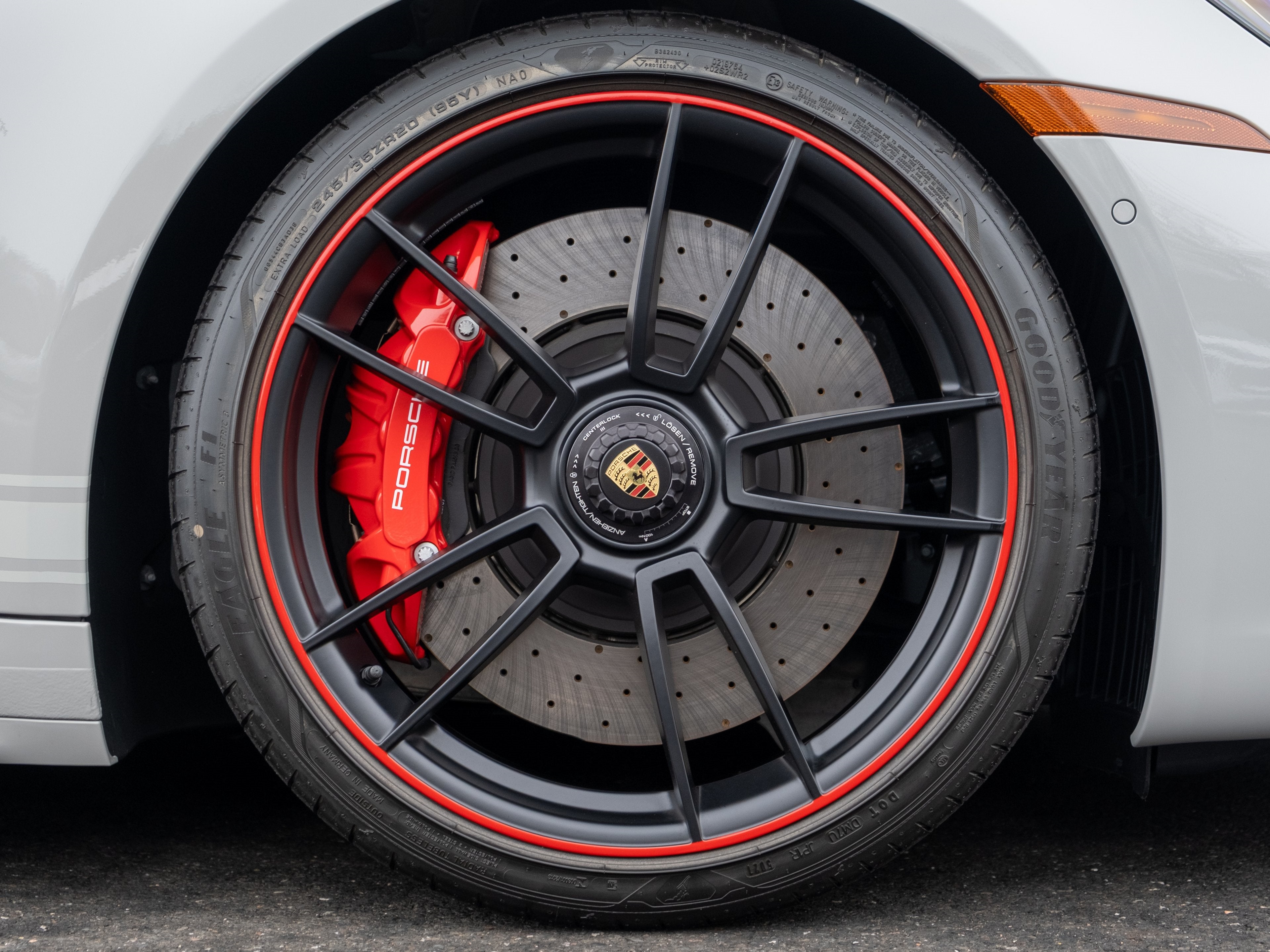 2022 Porsche 911 Carrera 4 GTS