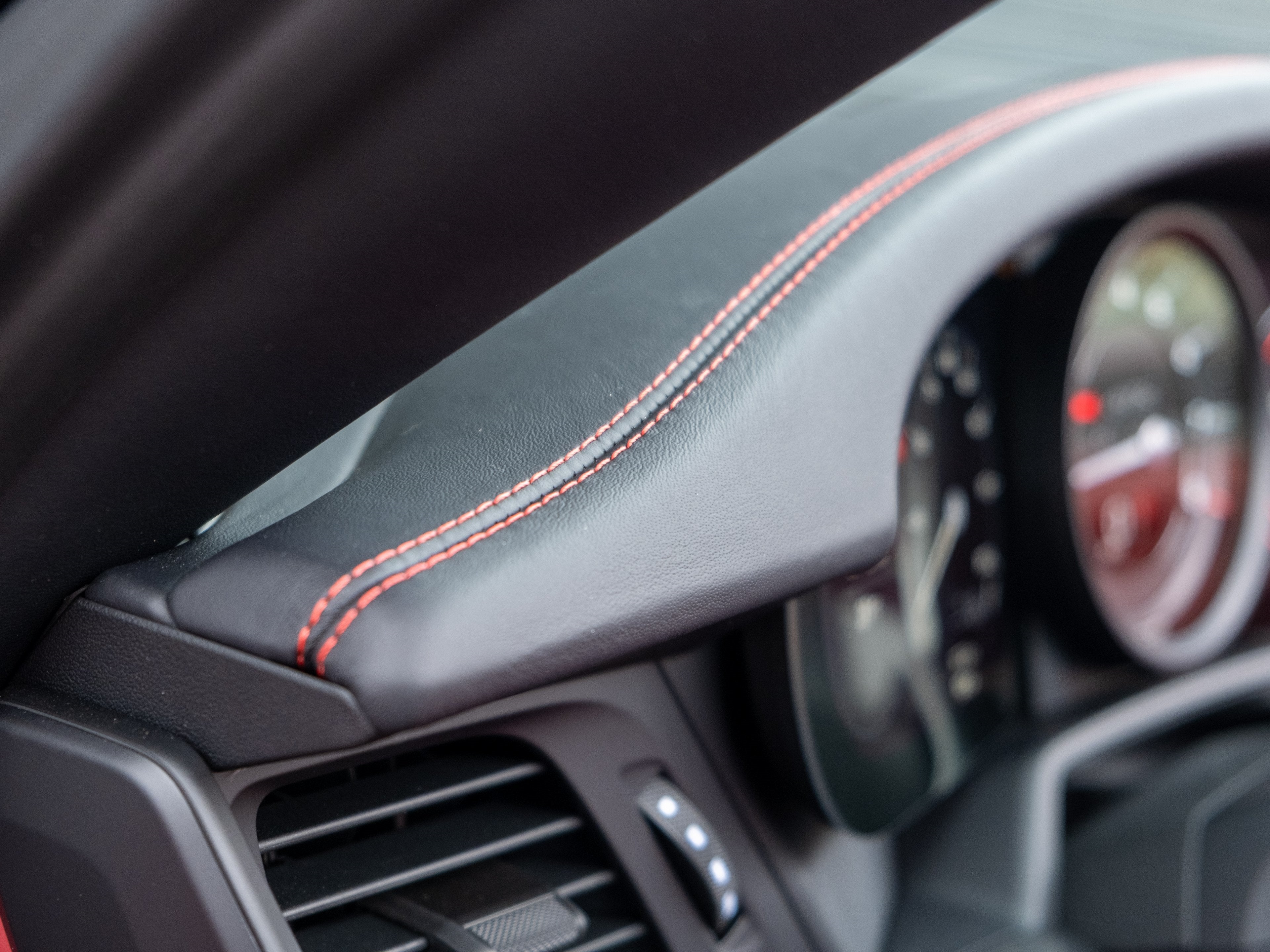 2022 Porsche 911 Carrera 4 GTS